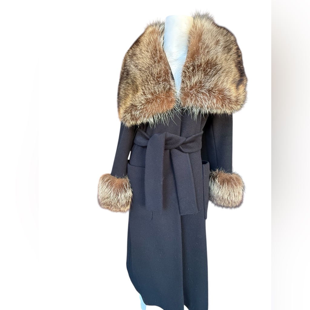 Absolutely Gorgeous Vintage Black Wool Coat With Raccoon Fur Collar And Wrists